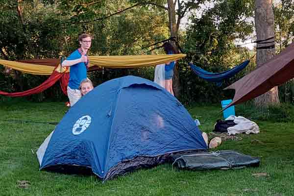 Het kampeerseizoen is begonnen op scoutingkampeereiland Jisp
